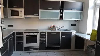 Expose Geräumige 4-Zimmer Altbauwohnung mit Aufzug, WG-geeignet