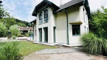 Expose Einfamilienhaus in begehrter Wohngegend in Hinterbrühl - 5 Zimmer, großzügiger Garten &amp; 3 Autoabstellplätze!