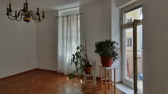 Expose Charmanter Altbau mit Balkon - 2 Zi