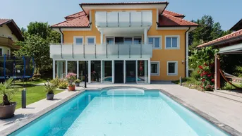 Expose Wunderschöne, neuwertige Villa mit Salzwasserpool auf 1039 m² Grund in Wörthersee Nähe