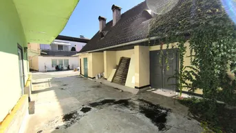 Expose Günstiges Ateliergebäude zu Renovieren mit ausbaufähigem Dachboden und 90 m² Terrasse im Zentrum von Völkermarkt!