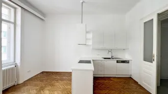 Expose Großzügige Altbauwohnung mit Charme in zentraler Lage, 3 Zimmer + geräumiger Wohnküche!