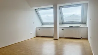 Expose Dachgeschoßmaisonette mit toller Dachterrasse, 5 Zimmer, 2 Bäder