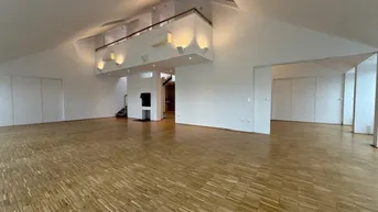 Expose Dachgeschoßmaisonette: großzügiger Wohnraum, Terrasse mit Rundumblick, 2 Schlafzimmer
