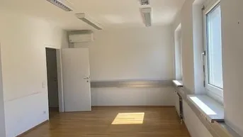 Expose Wohnen und Arbeiten unter einem Dach: Büro mit Wohnmöglichkeit