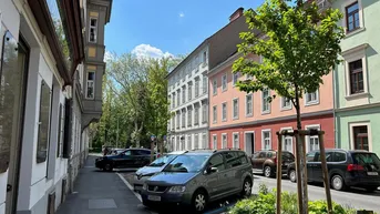 Expose Studenten aufgepasst! Modern sanierte 4-Zimmer Altbauwohnung in absoluter Uninähe (Attemsgasse) zu vermieten!