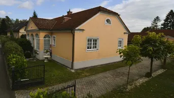 Expose Luxuriös wohnen und clever investieren: Villa mit Souterrain- und Einliegerwohnung