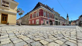 Expose Rendite trifft Romantik – Zinshaus mit Charme und Zukunft Investieren Sie in ein saniertes Altstadthaus mit Flair, Substanz und Perspektive.