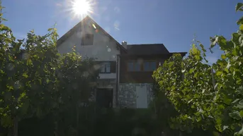 Expose Wein &amp; Weitblick – Panoramalage mit Buschenschank!