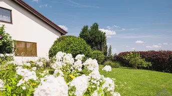 Expose Landhaus mit riesigen Gewerbeflächen in Ostermiething - Bestlage