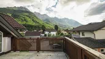 Expose Stilvolle Dachterrassenwohnung in Glanegg – Hohe Räume &amp; traumhafter Untersbergblick