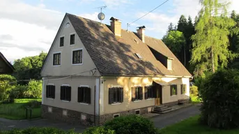 Expose * LANDHAUS IN ABSOLUTER RUHELAGE *