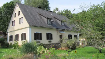 Expose * LANDHAUS IN ABSOLUTER RUHELAGE *