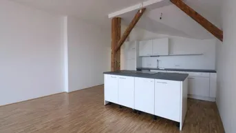 Expose Helle 2 ZIMMER-Wohnung, neuwertige Einbauküche, neuwertiges Bad mit Wanne / WC, Lift, neben ÖGK!