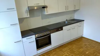 Expose Ruhiger 2 ZIMMER-NEUBAU + große Süd-Terrasse 25m² + extra Wohnküche möbliert + TG + nähe TU-Inffeld!