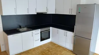 Expose Ruhiger 2 ZIMMER-Neubau, neuwertige Einbauküche, größeres Bad mit Wanne und WC, nähe XXXLutz!