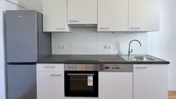 Expose Erstbezug: 2 ZIMMER-Altbau, ruhiger West-Balkon 5m², extra Küche neu möbliert, neue Sanitäranlagen!