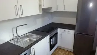 Expose GEIDORF: Sonniger 2 ZIMMER-NEUBAU + ruhiger Balkon 6m² + extra Küche neu möbliert + letzter Stock!