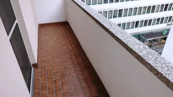 Expose Neuwertiger 2 ZIMMER-NEUBAU + Balkon 4,5m² + extra Küche möbliert + Bad mit Dusche + extra WC + Lift