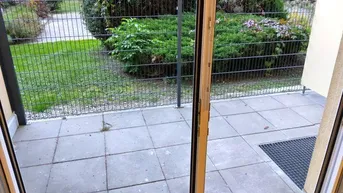 Expose Erstbezug: 2 ZIMMER-Wohnung, ruhige Terrasse 8,5m², verglaste Loggia 5,2m², nagelneue Einbauküche!