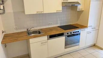 Expose Heller 2 ZIMMER-Altbau, ruhiger Balkon 3,5m², extra Küche möbliert, Bad mit Dusche / WC und Fenster!