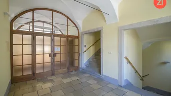 Expose Herrliches Altbau Büro - mitten in Linz / Stellplätze verfügbar