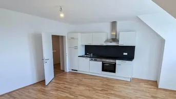 Expose Frisch renovierte - 2- Zimmer Wohnung mit Küche in der Darrgutstraße in Linz