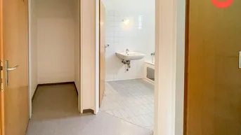 Expose Geförderte 3- Zimmer Wohnung inkl. Loggia und Stellplatz! Einbau einer Küche möglich