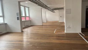 Expose Generalsanierte klimatisierte 200 m² Büro-/Ordi-/Studiofläche - Flexible (Um-)Planungsmöglichkeiten von ca. 61 bis 255 m²