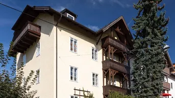 Expose ELISABETHVORSTADT: Traumhaftes Loft (2,5 Zimmer) in Ceconi-Villa mit Balkonen und Gebirgsblick