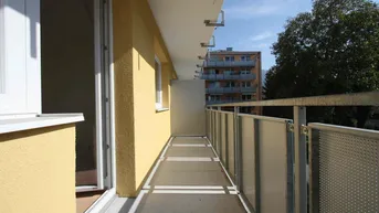 Expose SCHALLMOOS: Stilvolle 2-Zi-Balkonwohnung in zentraler Stadtlage am Puls der Stadt