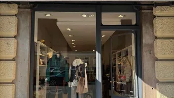 Expose MAKARTPLATZ NEBEN HOTEL BRISTOL: Edle Fashion-/Interiorboutique, Cooler Concept-Store, Optiker, Cafè, Patisserie, Bar... vieles ist möglich!