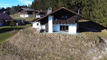 Expose Traditionelles Landhaus mit Kaminzimmer und XXL Grundstück 5816 m² und atemberaubendem Fern- und Gebirgsblick in Rauchenschwandt / Thalgau