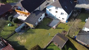 Expose Familienfreundliches Wohnhaus mit zwei Wohneinheiten zum kleinen Preis in zentraler Lage in Timelkam