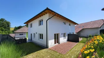 Expose Luxuriöser Wohntraum! Neubau-Doppelhaushälfte mit Einzelgarage zum Sofortbezug in Oberndorf bei Schwanenstadt