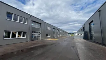 Expose Betriebs-/ Produktions- oder Lagerhallen von 44 - 224 m² Fläche, 1A Standort ab Herbst 2025 im BUSINESS PARK REGAU (Top 12a)