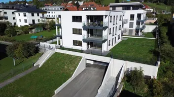 Expose Luxus-Zweitwohnsitz mit Panoramablick auf Traunsee &amp; Grünberg – 2 Min zum Badeplatz
