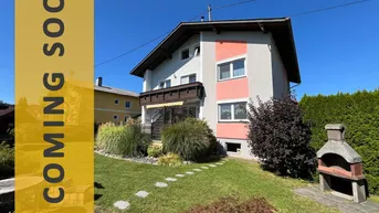 Expose COMING SOON! Großzügiges leistbares Wohnhaus mit 3 Wohnungen, Traumgarten, Gartenhütte, Doppelgarage und vielen Parkplätzen Tuffeltsham in Redlham