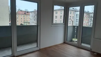 Expose ** Abendsonne genießen ** Sanierte 2-Zimmer Wohnung mit Balkon und Aufzug