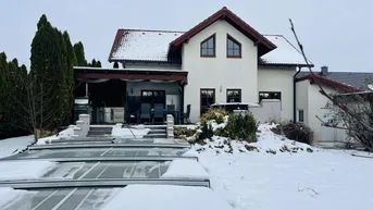 Expose Ruheoase mit vielen Highlights zu Verkaufen! 860 m² Grund, Pool, Whirlpool, Outdoorküche, Garage uvm.