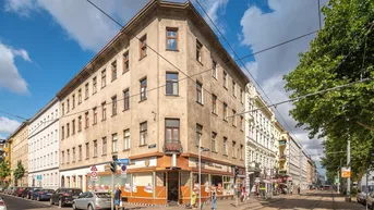 Expose Eckzinshaus mit Ausbaupotenzial und bester öffentlichen Anbindung!