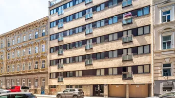 Expose Tiefgaragenstellplatz Einfahrthöhe für alle PKW´s! in 1090 Wien