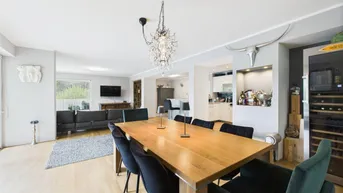 Expose Wohnen wie im Urlaub – Exklusive Wohnung mit Pool und Seeblick!