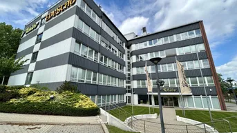 Expose Flexible Büro/Lagerflächen von 250-3.000m2 inkl. Stellplätzen zu vermieten