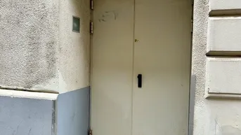 Expose Praxis, Geschäft, Bürokombination, Große helle Front, Ladezone vor dem Geschäft, Schwerlastboden...zu vermieten