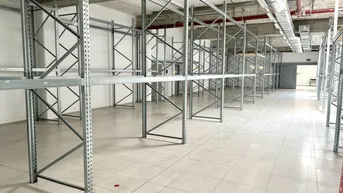 Expose Große Lager/Produktionsfläche mit ca. 1.500m2 plus Büros zu vermieten