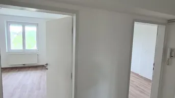 Expose helle renovierte freundliche 2 Zimmer