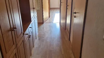 Expose freundliche 2 Zimmer Wohnung im Grünen