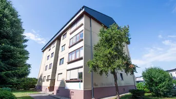 Expose Großzügige Wohnung zum kleinen Preis! – Parkplatz inklusive!