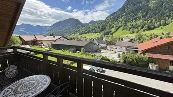 Expose Sonnige Dachgeschosswohnung mit Panoramablick zu vermieten